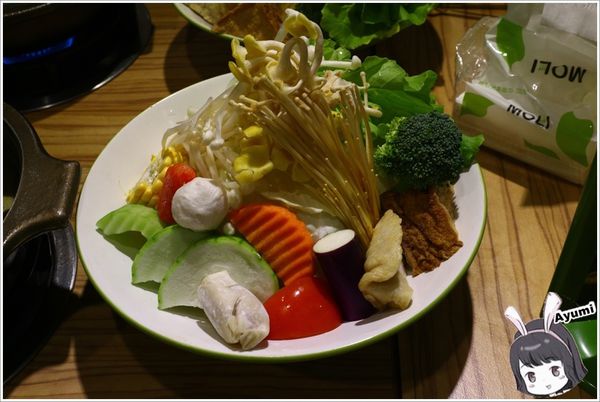 蒸鍋蒸煮健康鍋：[食記]►台南中西區◄一蒸一煮享受最極致的美味－蒸鍋 蒸+煮健康鍋、點蒸雞或蒸豬套餐者拍照打卡按讚即送全家的補體蛋一盒