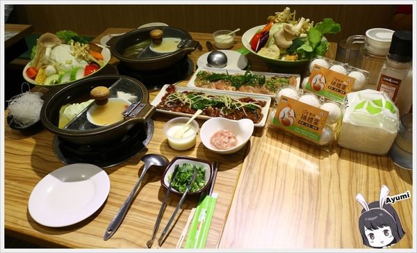 蒸鍋蒸煮健康鍋：[食記]►台南中西區◄一蒸一煮享受最極致的美味－蒸鍋 蒸+煮健康鍋二訪、推薦新上市的黑胡椒牛肉蒸套餐、打卡送補體蛋活動持續中哦～