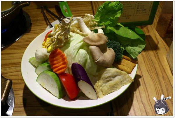 蒸鍋蒸煮健康鍋：[食記]►台南中西區◄一蒸一煮享受最極致的美味－蒸鍋 蒸+煮健康鍋二訪、推薦新上市的黑胡椒牛肉蒸套餐、打卡送補體蛋活動持續中哦～