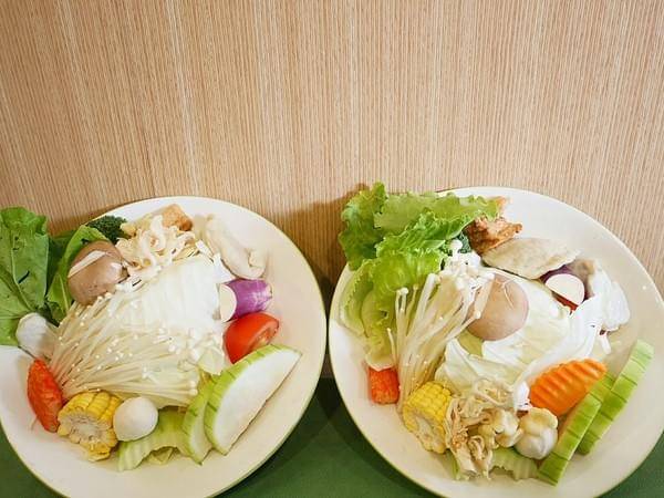 蒸鍋蒸煮健康鍋:蒸鍋(蒸煮健康鍋)-台南中南區火鍋 蒸煮雙料裡法同步進行 開一鍋就能享用到兩種風味 不沾醬也能美味品嚐