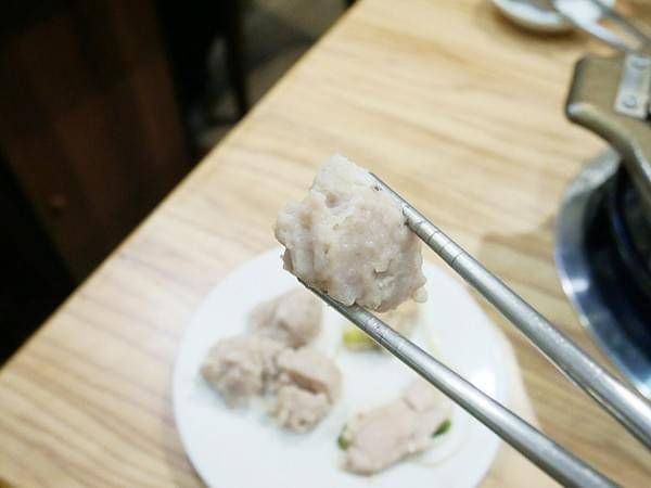 蒸鍋蒸煮健康鍋:蒸鍋(蒸煮健康鍋)-台南中南區火鍋 蒸煮雙料裡法同步進行 開一鍋就能享用到兩種風味 不沾醬也能美味品嚐