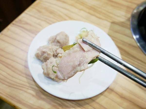 蒸鍋蒸煮健康鍋:蒸鍋(蒸煮健康鍋)-台南中南區火鍋 蒸煮雙料裡法同步進行 開一鍋就能享用到兩種風味 不沾醬也能美味品嚐