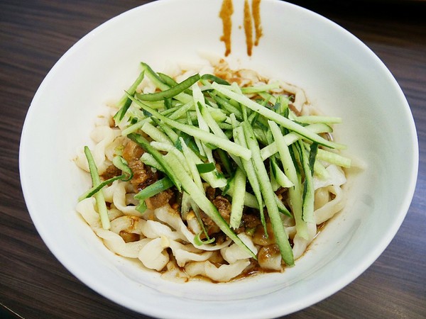 正海城北方美食館：正海城北方美食館-豐原北方麵食  手工現做料理看得見  小點心表現出色  酸菜白肉湯超厲害  (愛評體驗券)