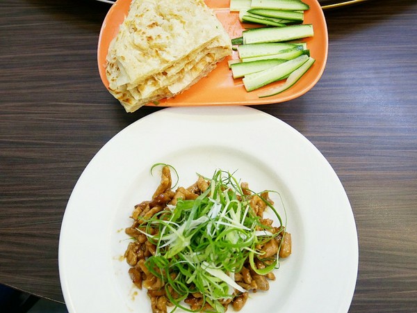 正海城北方美食館：正海城北方美食館-豐原北方麵食  手工現做料理看得見  小點心表現出色  酸菜白肉湯超厲害  (愛評體驗券)