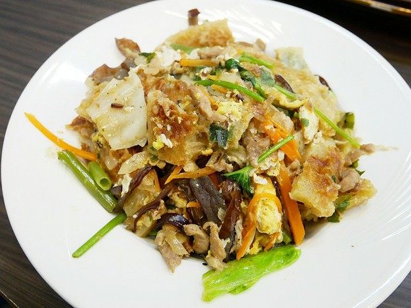 正海城北方美食館：正海城北方美食館-豐原北方麵食  手工現做料理看得見  小點心表現出色  酸菜白肉湯超厲害  (愛評體驗券)