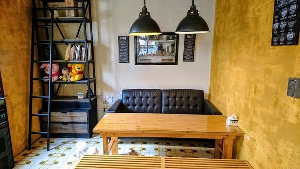 38632893_1997975793567433_9212566496138493952_n