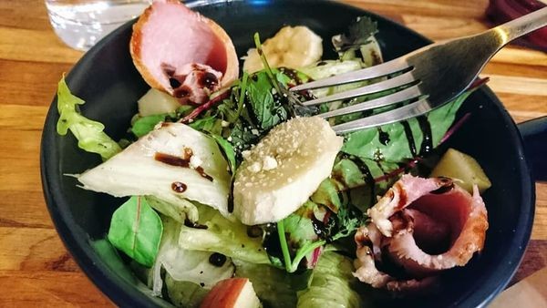 38528974_1997192850312394_8497395656137113600_n