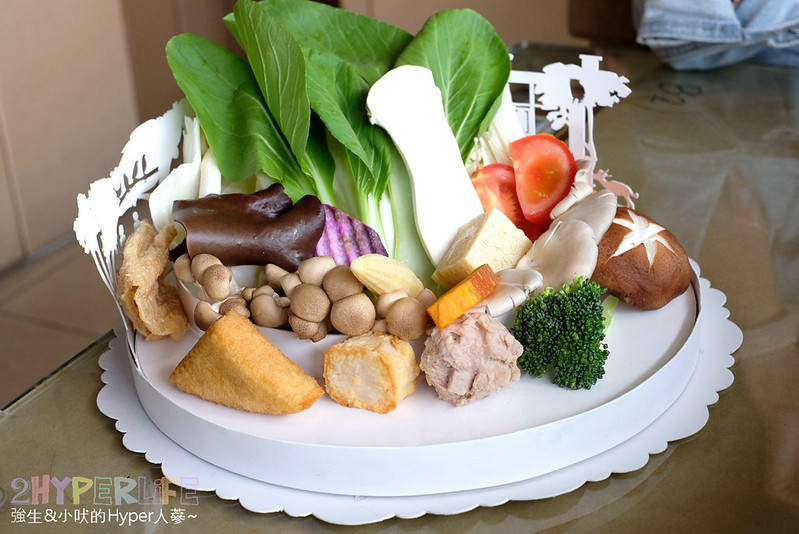 南投景點,南投親子景點,好玩,小火車,清境景點,清境美食,清境親子景點,紙箱王清境,紙箱王清境店,紙箱王菜單,紙箱王評價,紙箱王門票,親子景點,門票 @強生與小吠的Hyper人蔘~