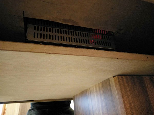 揹黑鍋精緻鍋物：揹黑鍋精緻鍋物-新莊丹鳳站巷弄內精緻火鍋  現在還可加價購超長盤肉品  霸氣十足(附菜單)