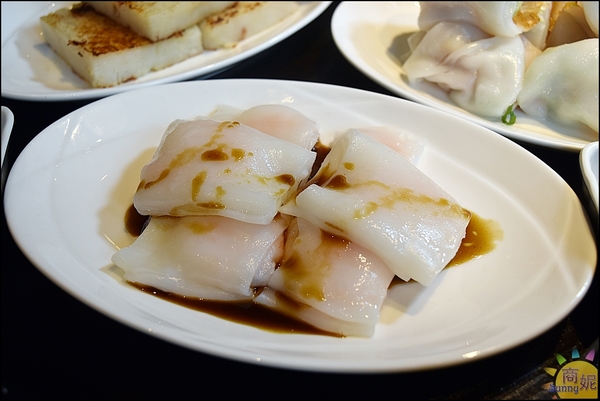 港點香港煲仔飯：一中美食香港煲仔飯。港點。香港師傅料理道地港味。智慧型煲飯機煲出正宗港式煲仔飯@商妮吃喝遊樂