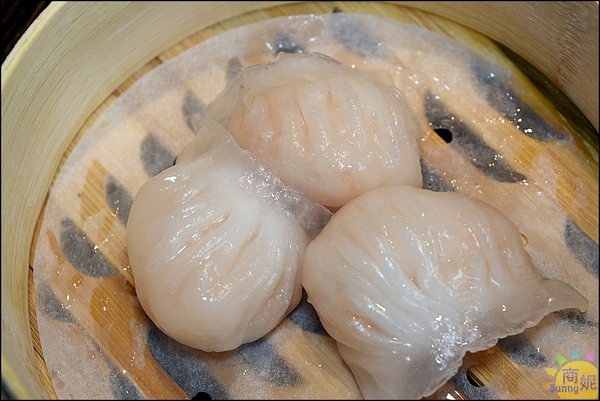 港點香港煲仔飯：一中美食香港煲仔飯。港點。香港師傅料理道地港味。智慧型煲飯機煲出正宗港式煲仔飯@商妮吃喝遊樂