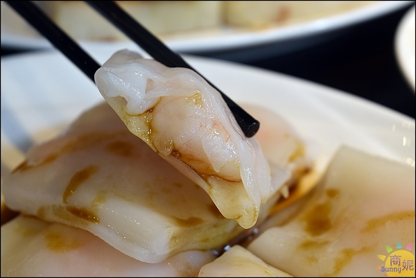 港點香港煲仔飯：一中美食香港煲仔飯。港點。香港師傅料理道地港味。智慧型煲飯機煲出正宗港式煲仔飯@商妮吃喝遊樂