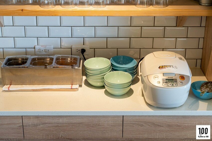 【百味旅形色】漂鳥青年旅館|台中住宿推薦!絕美交誼廳隱身青旅,乾淨簡約有質感! | 別墅裡的 100 種味道