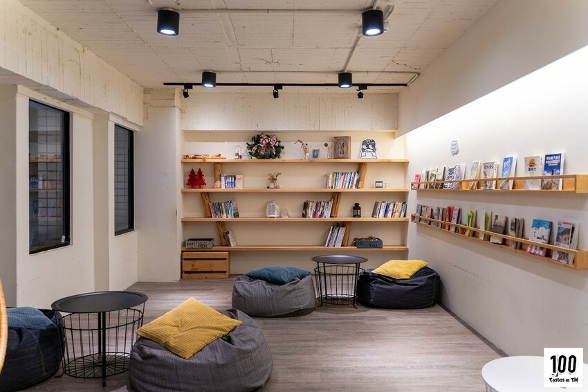 【百味旅形色】漂鳥青年旅館|台中住宿推薦!絕美交誼廳隱身青旅,乾淨簡約有質感! | 別墅裡的 100 種味道