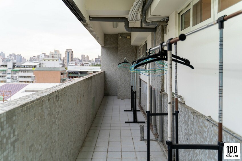 【百味旅形色】漂鳥青年旅館|台中住宿推薦!絕美交誼廳隱身青旅,乾淨簡約有質感! | 別墅裡的 100 種味道