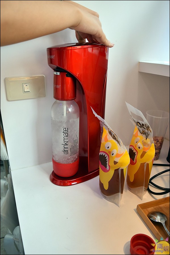 夏克曼shockman：大里文創飲料。超萌怪獸手搖飲。夏克曼shockman。手工熬煮果醬加入現打氣泡飲好喝好看萌翻天IG打卡新潮流