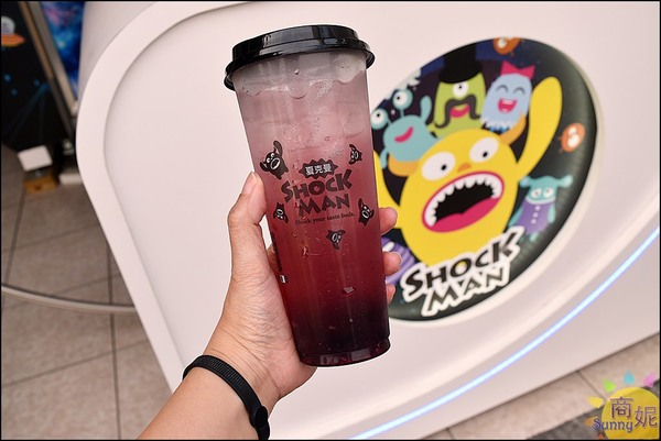 夏克曼shockman：大里文創飲料。超萌怪獸手搖飲。夏克曼shockman。手工熬煮果醬加入現打氣泡飲好喝好看萌翻天IG打卡新潮流