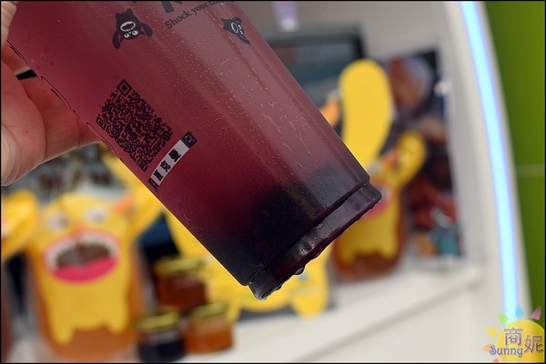 夏克曼shockman：大里文創飲料。超萌怪獸手搖飲。夏克曼shockman。手工熬煮果醬加入現打氣泡飲好喝好看萌翻天IG打卡新潮流