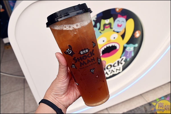 夏克曼shockman：大里文創飲料。超萌怪獸手搖飲。夏克曼shockman。手工熬煮果醬加入現打氣泡飲好喝好看萌翻天IG打卡新潮流