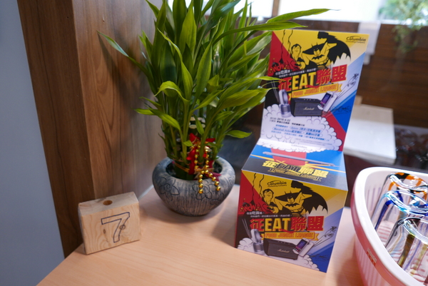 寶寶漢堡：1070207[禮官三小愛台灣]台中市北區寶寶漢堡中友百貨一中商圈寶寶今天看帥哥不爬山吃美味料多實在的火龍果牛肉堡與墨西哥辣椒牛肉堡