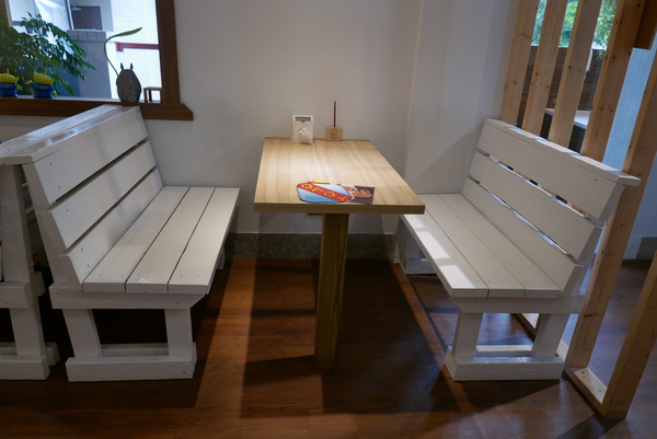 寶寶漢堡：1070207[禮官三小愛台灣]台中市北區寶寶漢堡中友百貨一中商圈寶寶今天看帥哥不爬山吃美味料多實在的火龍果牛肉堡與墨西哥辣椒牛肉堡