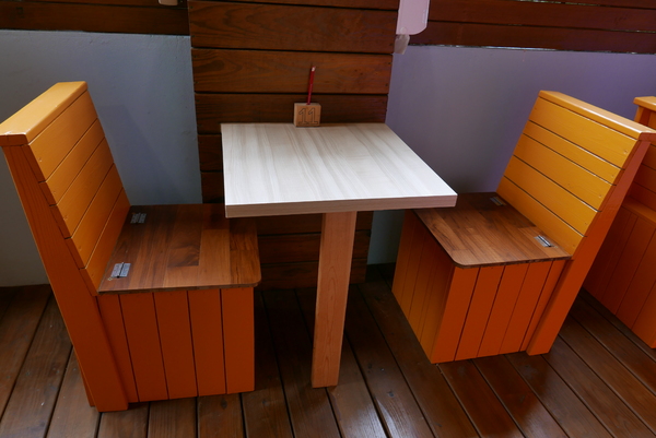 寶寶漢堡：1070207[禮官三小愛台灣]台中市北區寶寶漢堡中友百貨一中商圈寶寶今天看帥哥不爬山吃美味料多實在的火龍果牛肉堡與墨西哥辣椒牛肉堡