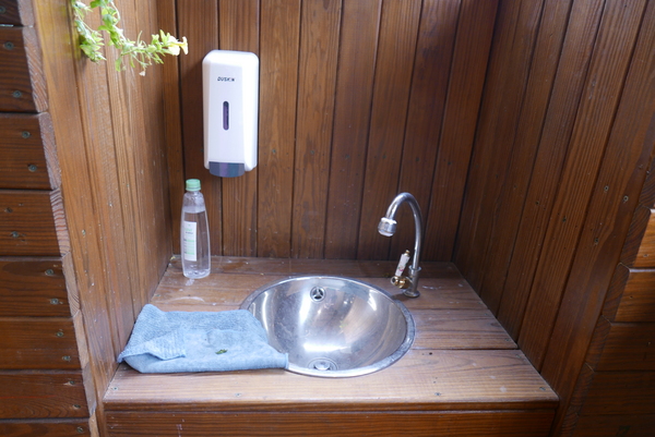 寶寶漢堡：1070207[禮官三小愛台灣]台中市北區寶寶漢堡中友百貨一中商圈寶寶今天看帥哥不爬山吃美味料多實在的火龍果牛肉堡與墨西哥辣椒牛肉堡