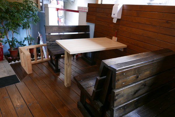 寶寶漢堡：1070207[禮官三小愛台灣]台中市北區寶寶漢堡中友百貨一中商圈寶寶今天看帥哥不爬山吃美味料多實在的火龍果牛肉堡與墨西哥辣椒牛肉堡