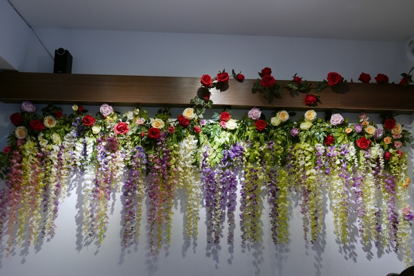 寶寶漢堡：1070207[禮官三小愛台灣]台中市北區寶寶漢堡中友百貨一中商圈寶寶今天看帥哥不爬山吃美味料多實在的火龍果牛肉堡與墨西哥辣椒牛肉堡