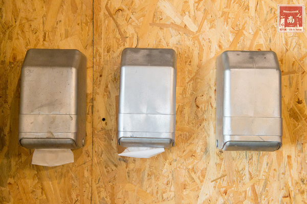 19號倉庫鐵板牛排 新營店：【台南新營】來自逢甲巷弄平價排餐｜戰斧牛排好霸氣｜雙倍主餐好滿足｜波霸奶茶喝到飽｜免費加飯加麵~~19號倉庫鐵板牛排新營店