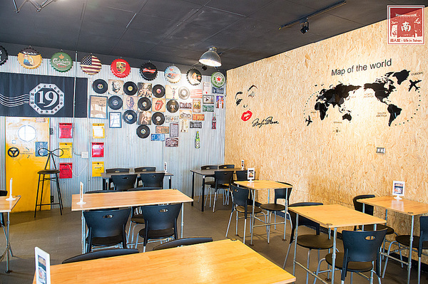 19號倉庫鐵板牛排 新營店：【台南新營】來自逢甲巷弄平價排餐｜戰斧牛排好霸氣｜雙倍主餐好滿足｜波霸奶茶喝到飽｜免費加飯加麵~~19號倉庫鐵板牛排新營店