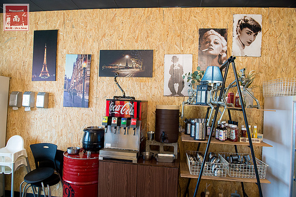 19號倉庫鐵板牛排 新營店：【台南新營】來自逢甲巷弄平價排餐｜戰斧牛排好霸氣｜雙倍主餐好滿足｜波霸奶茶喝到飽｜免費加飯加麵~~19號倉庫鐵板牛排新營店