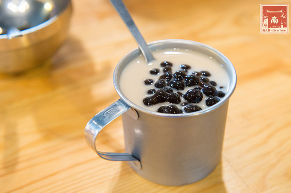 19號倉庫鐵板牛排 新營店：【台南新營】來自逢甲巷弄平價排餐｜戰斧牛排好霸氣｜雙倍主餐好滿足｜波霸奶茶喝到飽｜免費加飯加麵~~19號倉庫鐵板牛排新營店