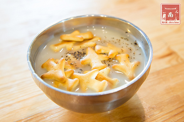 19號倉庫鐵板牛排 新營店：【台南新營】來自逢甲巷弄平價排餐｜戰斧牛排好霸氣｜雙倍主餐好滿足｜波霸奶茶喝到飽｜免費加飯加麵~~19號倉庫鐵板牛排新營店