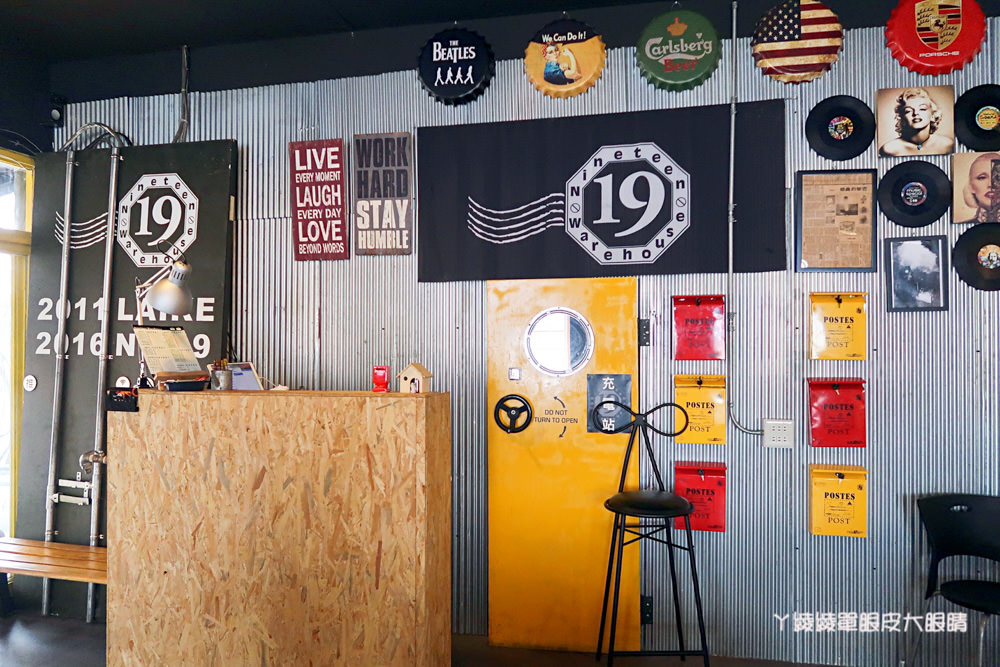 台南新營比臉還大的牛排|19號倉庫鐵板牛排,平價牛排店也喝得到珍珠奶茶!濃湯飲料無限暢飲