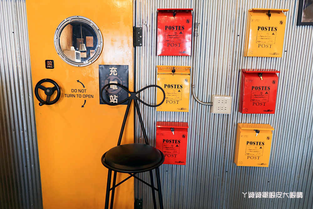 台南新營比臉還大的牛排|19號倉庫鐵板牛排,平價牛排店也喝得到珍珠奶茶!濃湯飲料無限暢飲