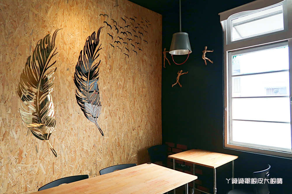 台南新營比臉還大的牛排｜19號倉庫鐵板牛排，平價牛排店也喝得到珍珠奶茶！濃湯飲料無限暢飲