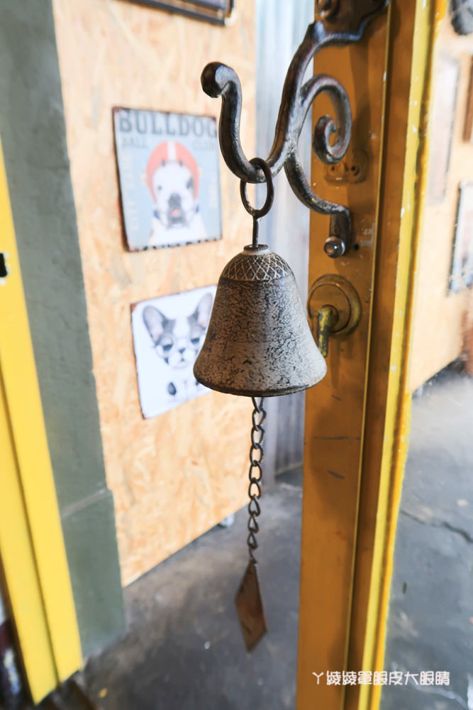 台南新營比臉還大的牛排|19號倉庫鐵板牛排,平價牛排店也喝得到珍珠奶茶!濃湯飲料無限暢飲