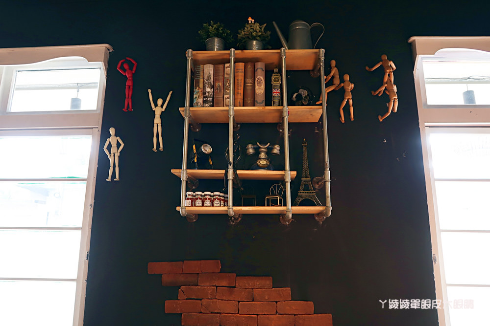 台南新營比臉還大的牛排|19號倉庫鐵板牛排,平價牛排店也喝得到珍珠奶茶!濃湯飲料無限暢飲