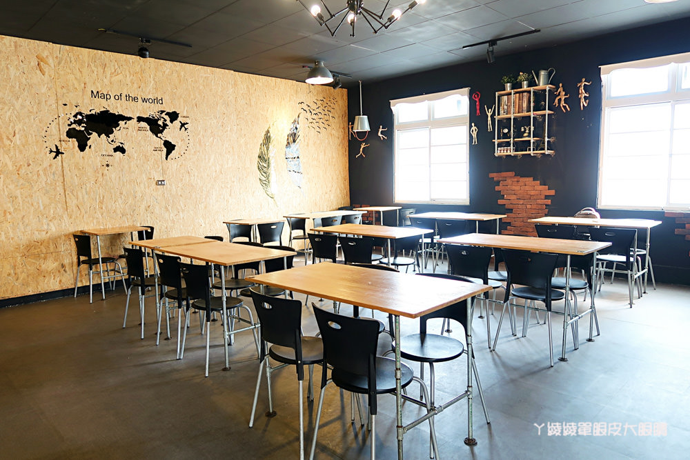 台南新營比臉還大的牛排|19號倉庫鐵板牛排,平價牛排店也喝得到珍珠奶茶!濃湯飲料無限暢飲