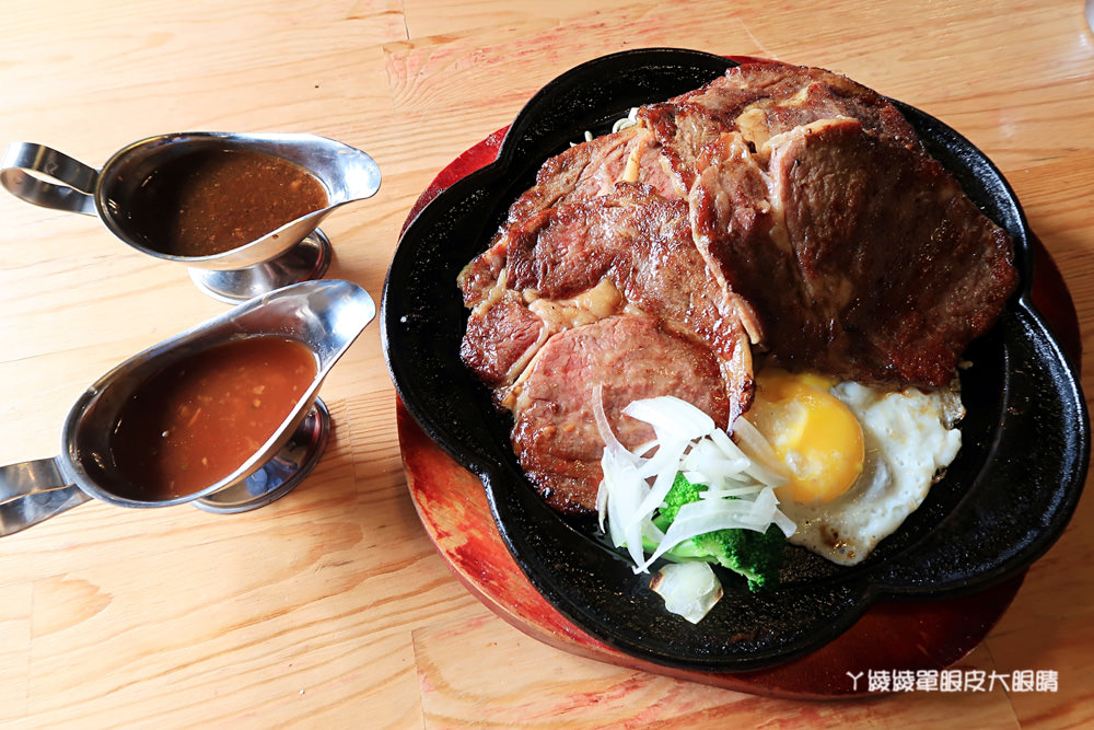 台南新營比臉還大的牛排|19號倉庫鐵板牛排,平價牛排店也喝得到珍珠奶茶!濃湯飲料無限暢飲