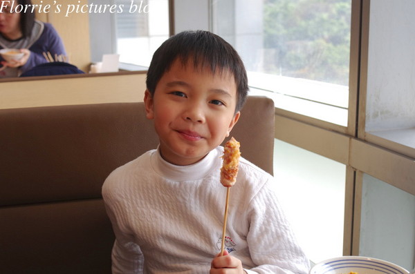 串家物語：南港區美食(CITYLINK南港店)~串家物語~台灣第一家日式串炸吃到飽，DIY炸不停也吃不停！