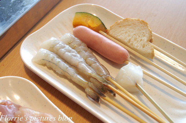 串家物語：南港區美食(CITYLINK南港店)~串家物語~台灣第一家日式串炸吃到飽，DIY炸不停也吃不停！