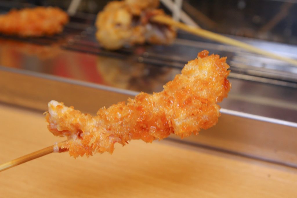 南港炸物吃到飽：日本串家物語進駐南港，30多種炸物無限供應~必吃炸蝦炸牛肉，日式熟食小菜草莓甜點(菜單.電話.訂位.網站.營業時間.價位.影片)