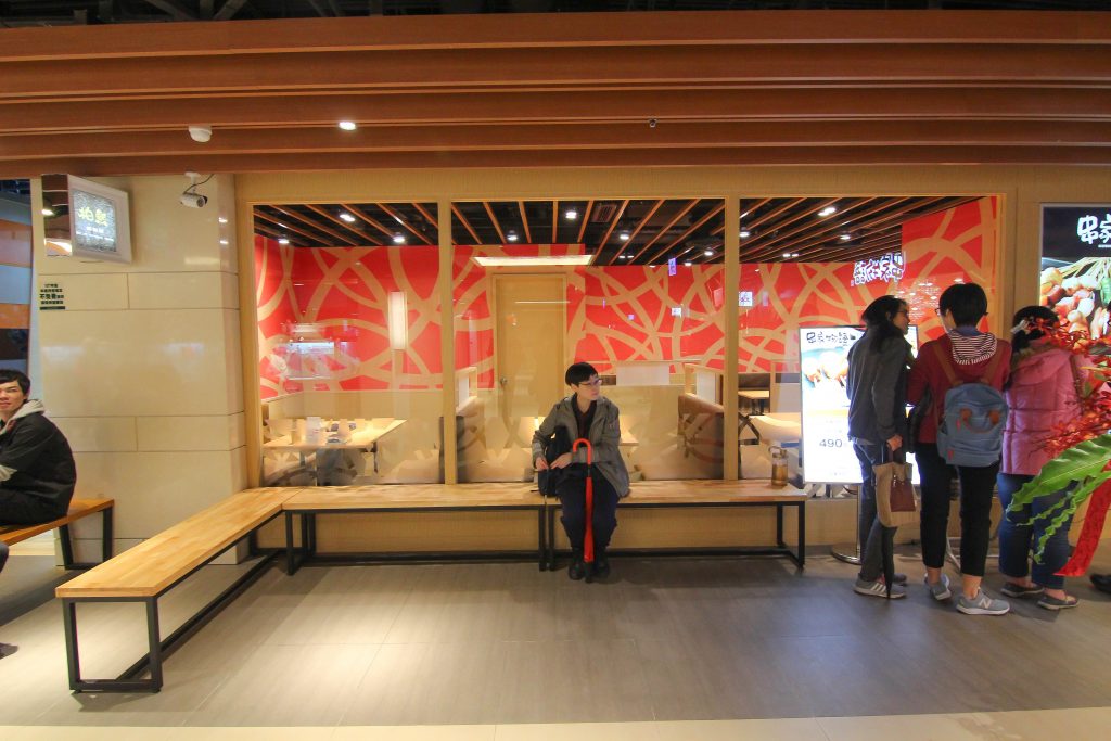 南港炸物吃到飽：日本串家物語進駐南港，30多種炸物無限供應~必吃炸蝦炸牛肉，日式熟食小菜草莓甜點(菜單.電話.訂位.網站.營業時間.價位.影片)