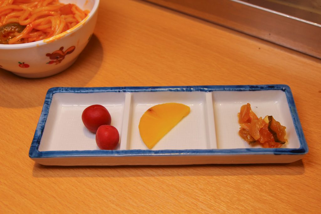 南港炸物吃到飽：日本串家物語進駐南港，30多種炸物無限供應~必吃炸蝦炸牛肉，日式熟食小菜草莓甜點(菜單.電話.訂位.網站.營業時間.價位.影片)