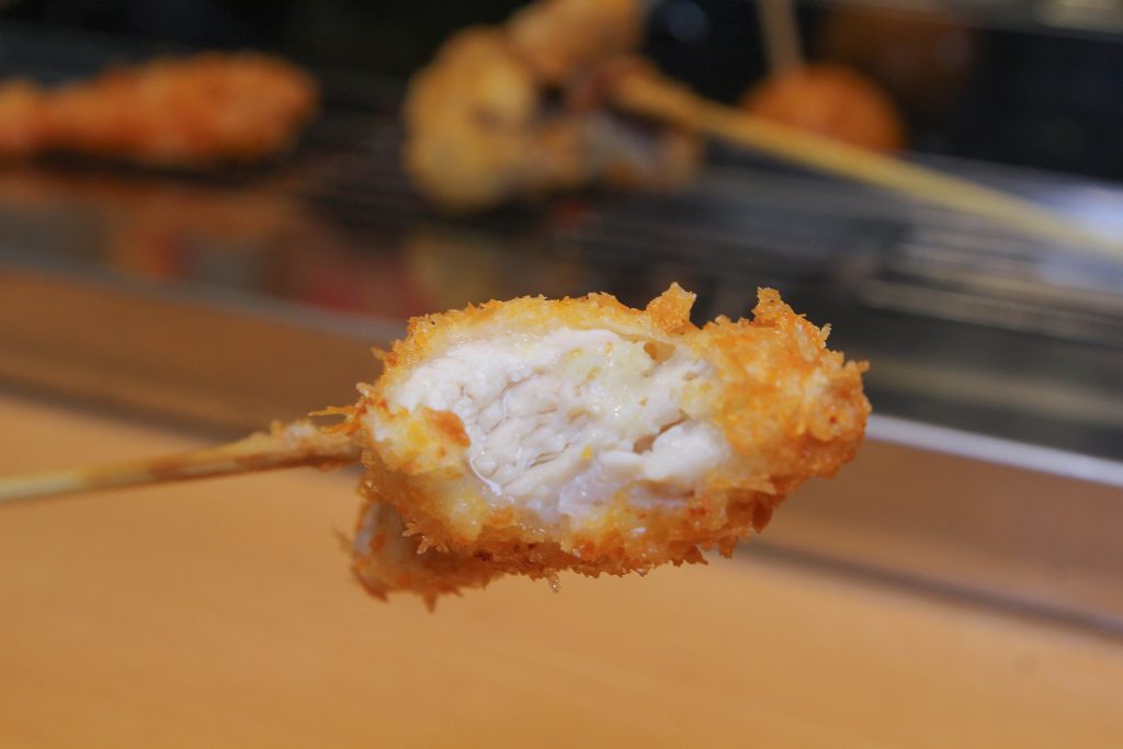 南港炸物吃到飽：日本串家物語進駐南港，30多種炸物無限供應~必吃炸蝦炸牛肉，日式熟食小菜草莓甜點(菜單.電話.訂位.網站.營業時間.價位.影片)