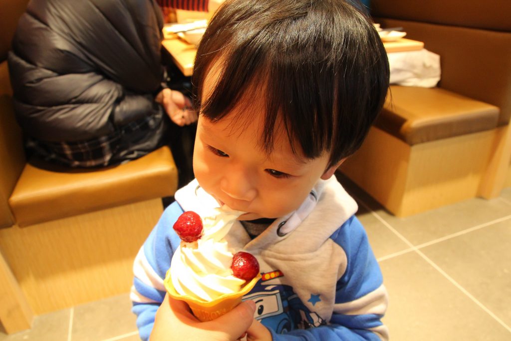 南港炸物吃到飽：日本串家物語進駐南港，30多種炸物無限供應~必吃炸蝦炸牛肉，日式熟食小菜草莓甜點(菜單.電話.訂位.網站.營業時間.價位.影片)