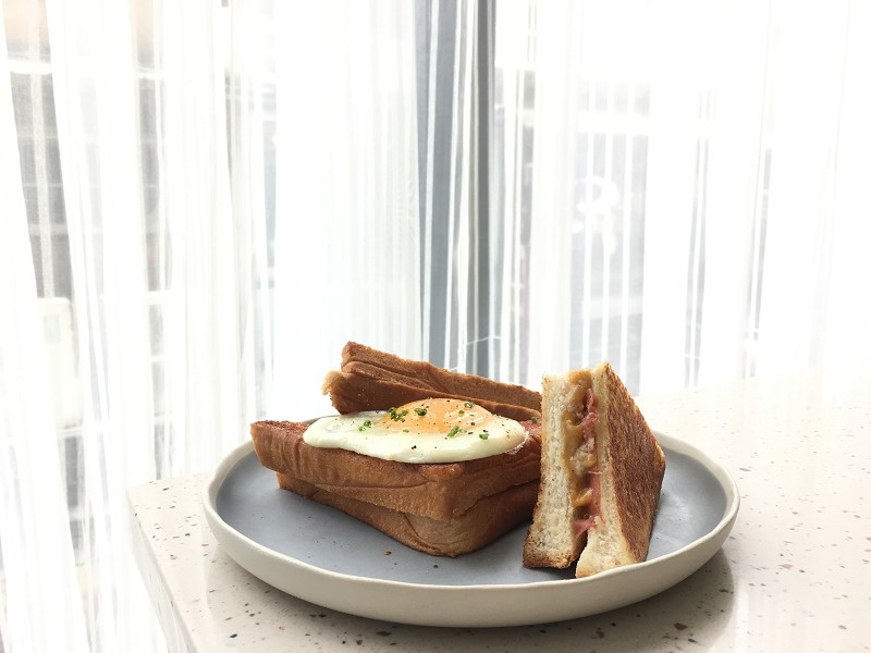 【台北｜西門站】ACME Breakfast CLUB＿西門町早午餐後起之秀＿純白窗簾搭著夢幻早餐愜意又悠閒