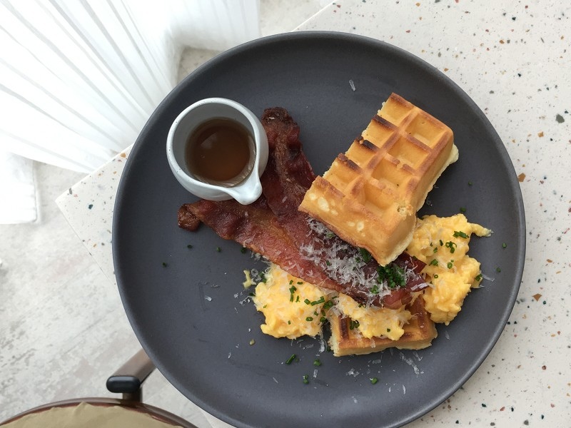 【台北｜西門站】ACME Breakfast CLUB＿西門町早午餐後起之秀＿純白窗簾搭著夢幻早餐愜意又悠閒